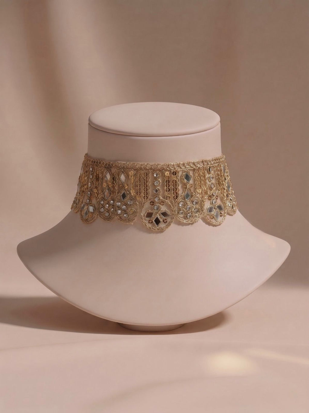 Choker Amira